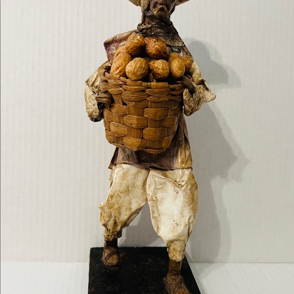 Vintage Mexican Folk Art Paper Mache Peasant Man Figurine Carrying Peanuts .12" - Picture 2 of 7